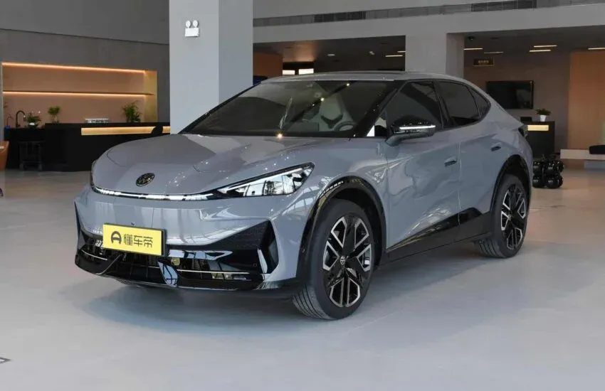 Volkswagen ID.UNYX Pro 2025 — вид спереду, авто з Китаю