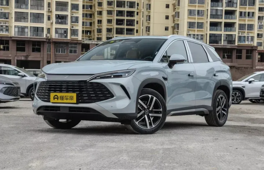 BYD Song L DM-i 112KM TOP 2025 — вид спереду, авто з Китаю