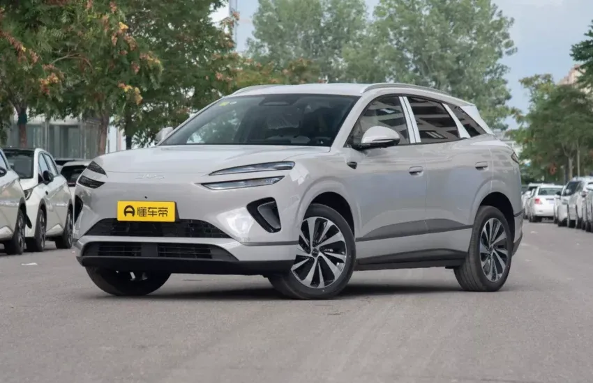 BYD Sea Lion 06 EV 605 Plus 2025 — вид спереду, авто з Китаю