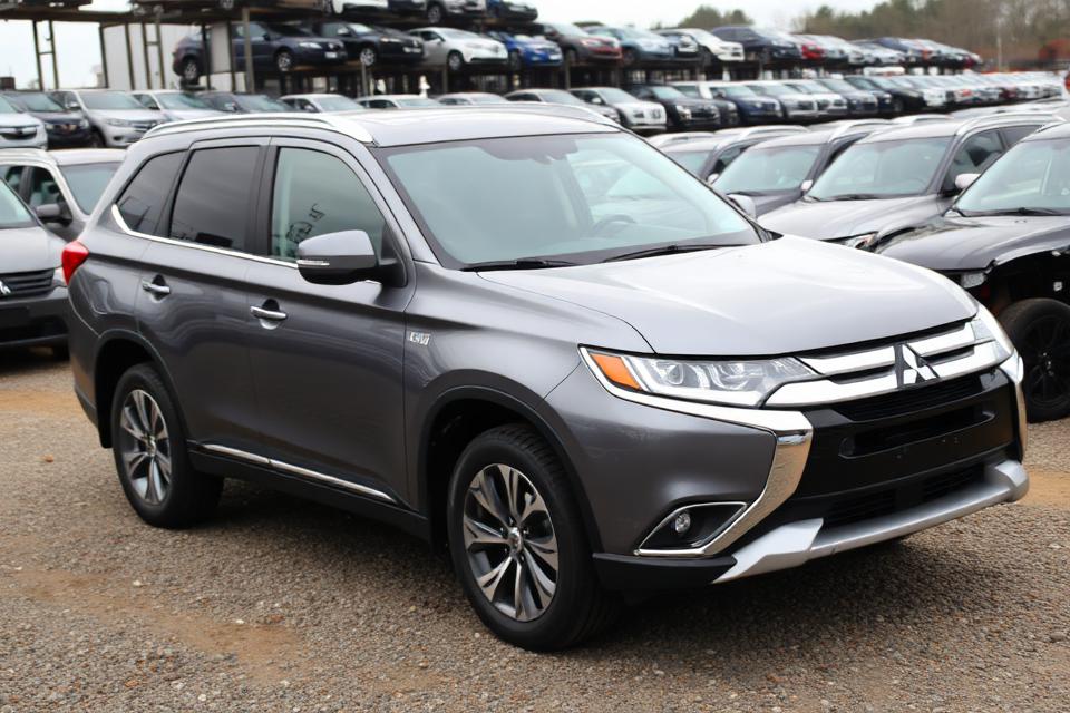 Mitsubishi Outlander — типовий вигляд авто на аукціонному майданчику у США